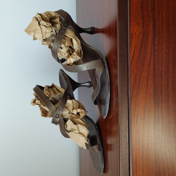 Cydwoq Women's Minimal Sandal in brown. VGUC. Size 39.5. - Picture 4 of 8